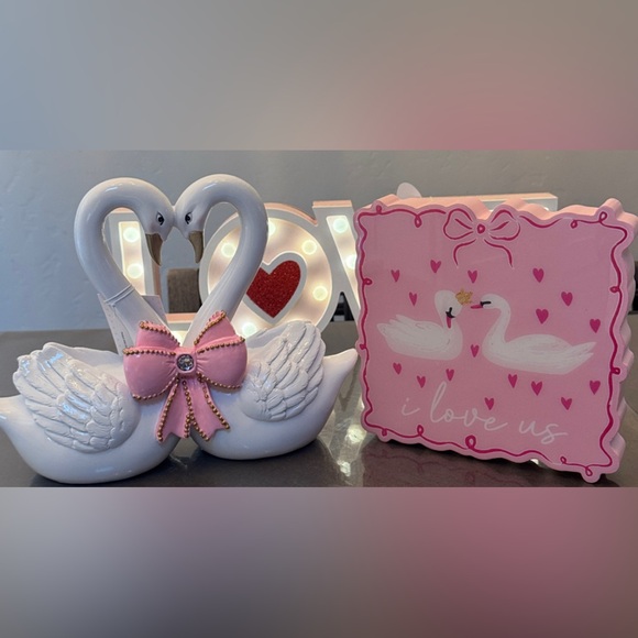Valentine’s Day Swan Couple In Color White With Pink Bow and Table Top Decor.